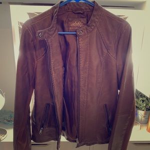 Awesome never worn jacket!!